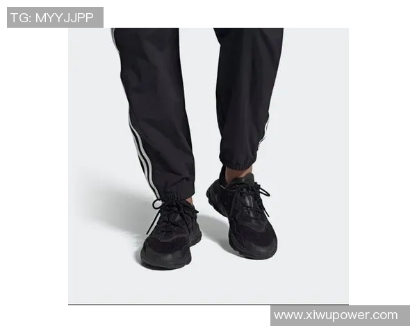 足球明星高级磨砂黑鞋款展现运动魅力与时尚风范的完美结合 足球明星高级磨砂黑鞋款展现运动魅力与时尚风范的完美结合