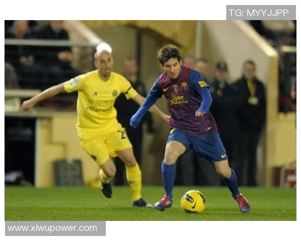 足球明星带球突破瞬间展现技巧与速度的完美结合 足球明星带球突破瞬间展现技巧与速度的完美结合