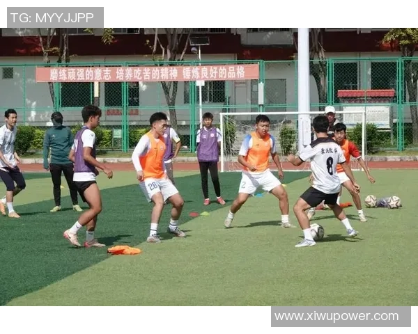 足球明星队抵达目的地全力备战新赛季引发球迷热烈期待 足球明星队抵达目的地全力备战新赛季引发球迷热烈期待